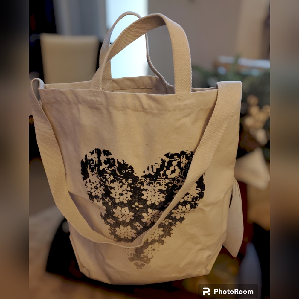 Free People Going Places Graphic Heart Canvas Tote NWOT - Picture 6 of 15